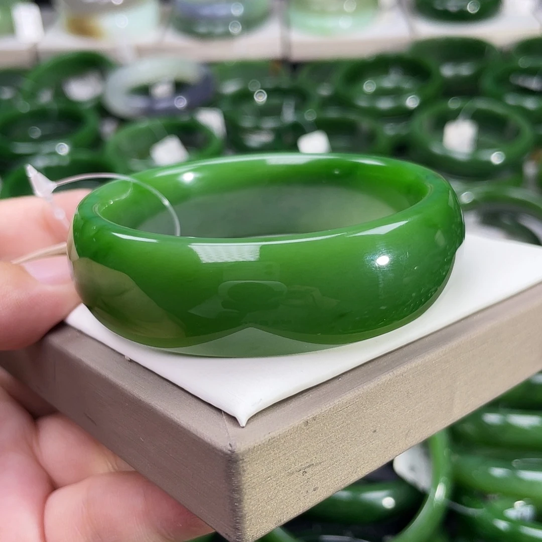 和田玉（碧玉）手镯未镶嵌领*