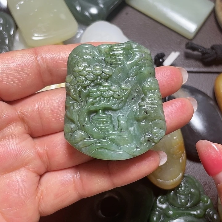 和田玉未镶嵌颈饰
