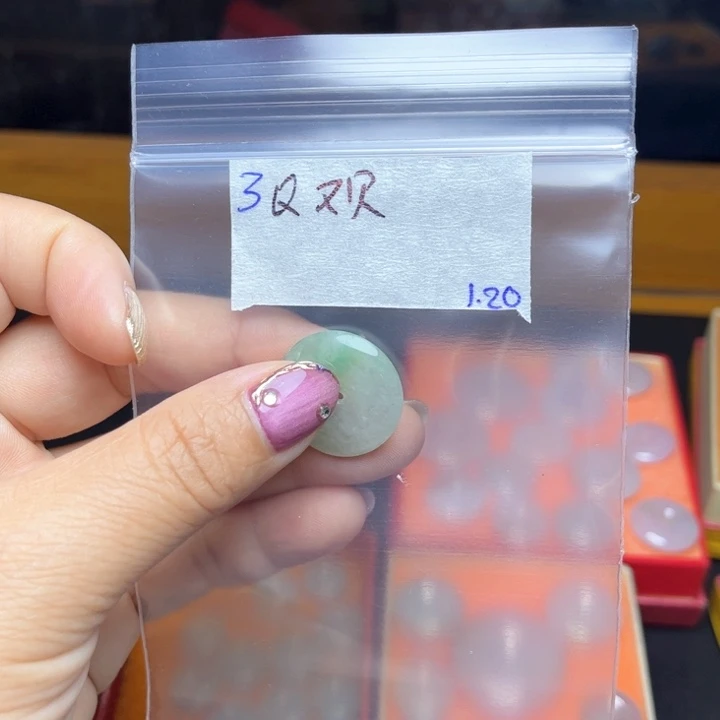 定制翡翠未镶嵌刂*贝不