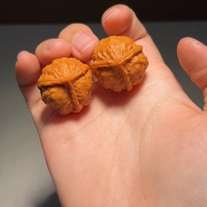 文玩核桃把件三棱355