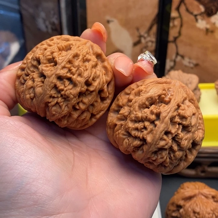 勇***哥文玩核桃把件010粗筋全品46