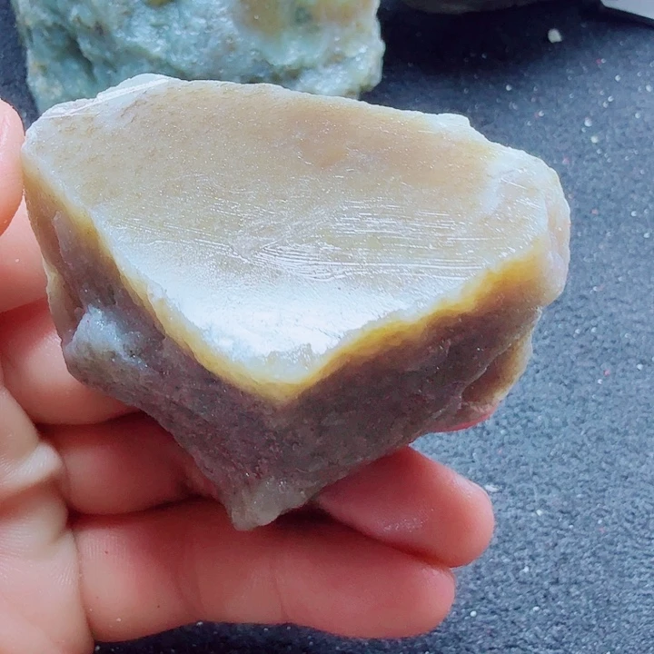 未镶嵌和田玉（糖玉）珠宝半成品