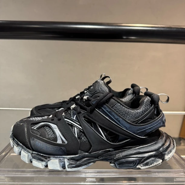 90新 Balenciaga/巴黎世家 42码 无盒 Track 低帮 老爹鞋 黑银色