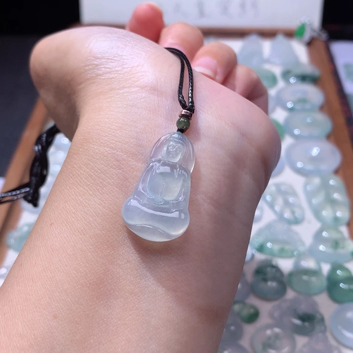 颈饰未镶嵌翡翠冰种素衣观音