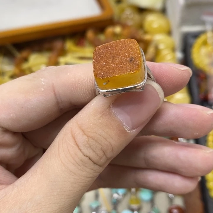 银S925镶嵌蜜蜡裸石戒指