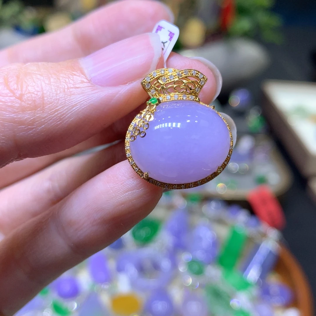 【闪购商品】翡翠颈饰18K金镶嵌翡翠吊坠项链