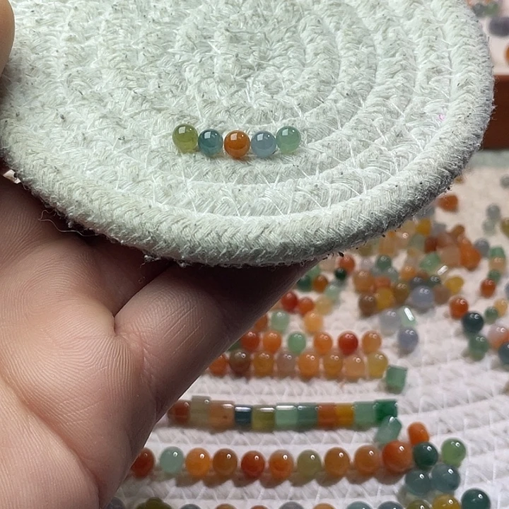 翡翠散珠未镶嵌定制翡翠卡5+，一组