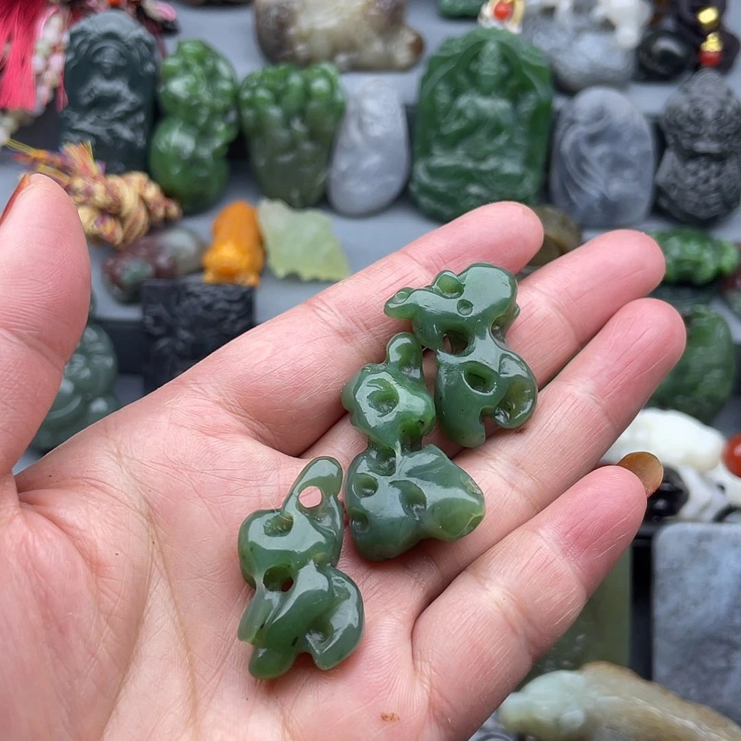 和田玉未镶嵌颈饰