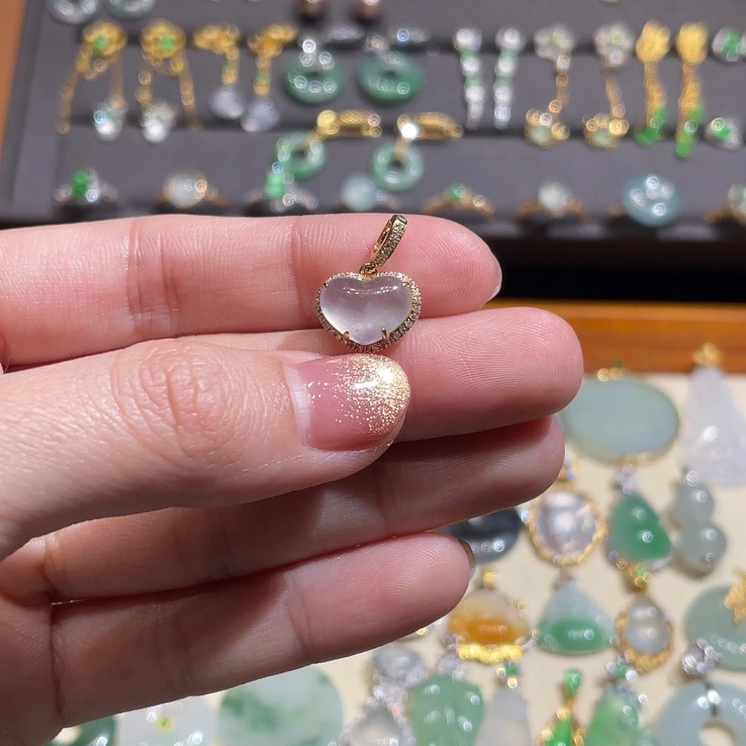 翡翠颈饰18K金镶嵌M****静冰爱心提溜