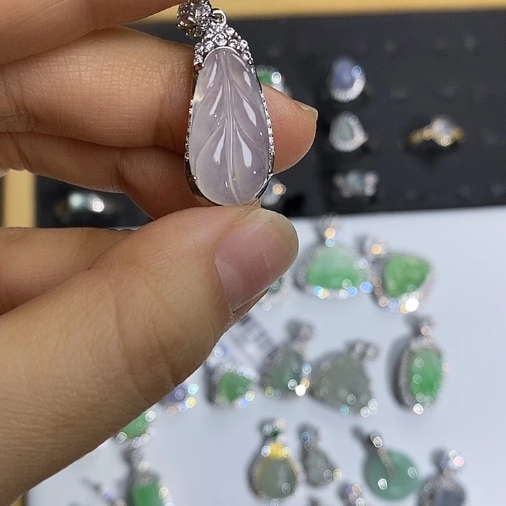 翡翠银S925镶嵌颈饰翡翠