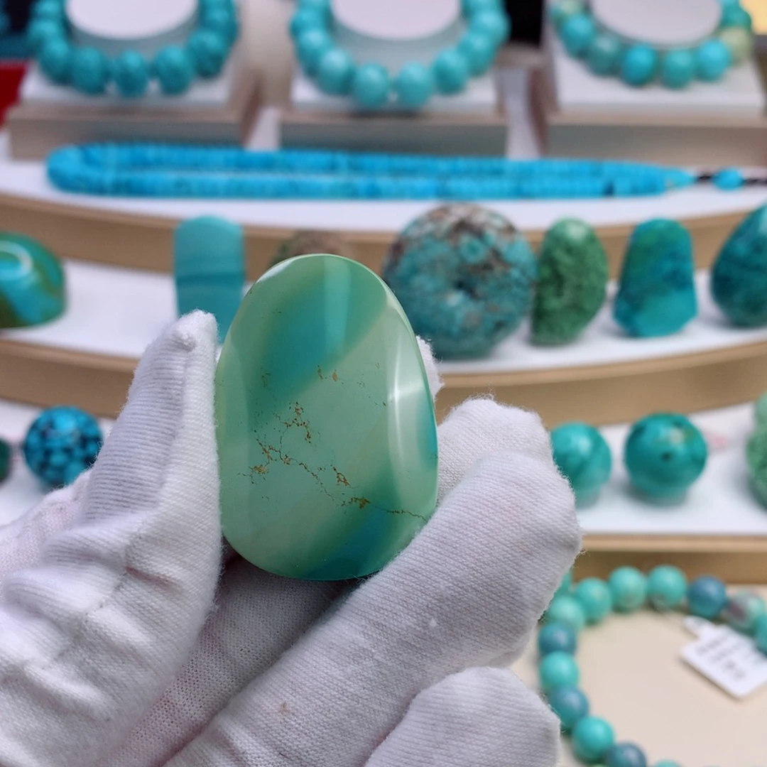 未镶嵌绿松石颈饰