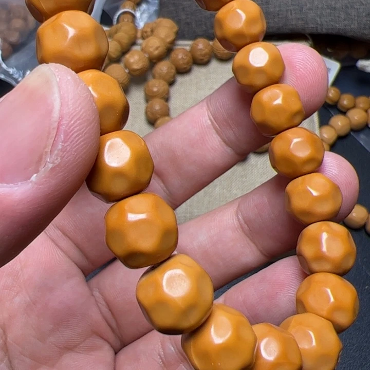 猴头核桃手串看看咯