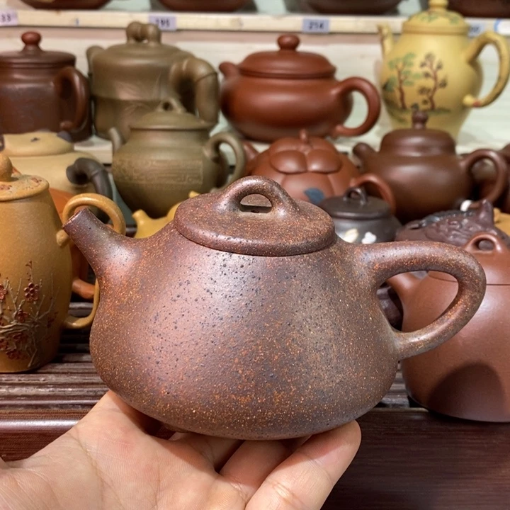 善***待紫砂茶壶精工制作