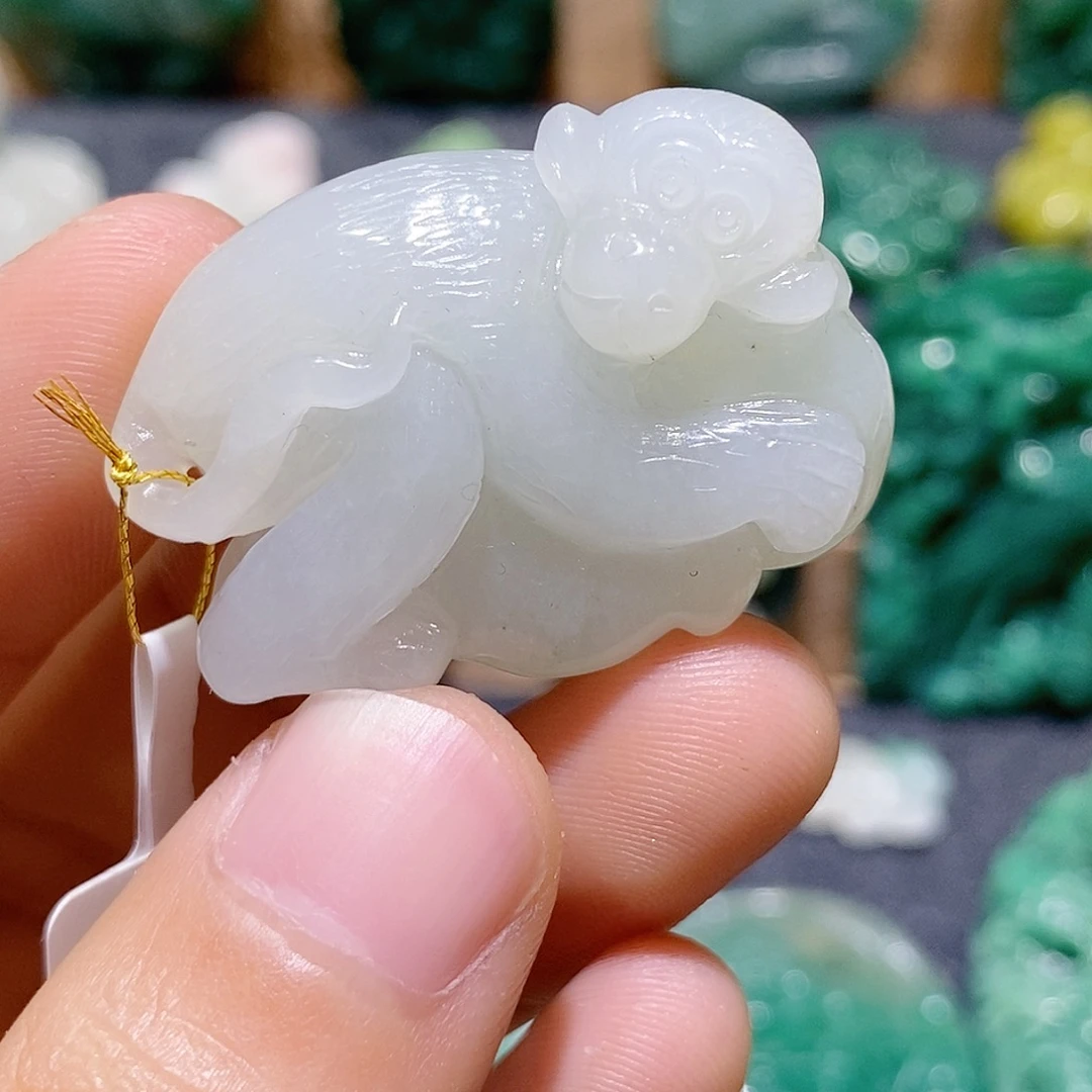 独山玉未镶嵌吊坠