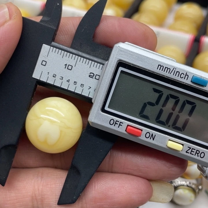 未镶嵌琥珀裸石珠子