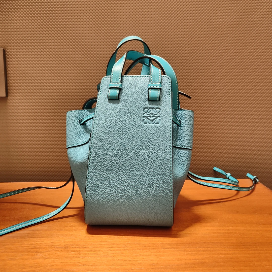 95新 LOEWE/罗意威 包展专属 罗意威孔雀蓝小号吊床