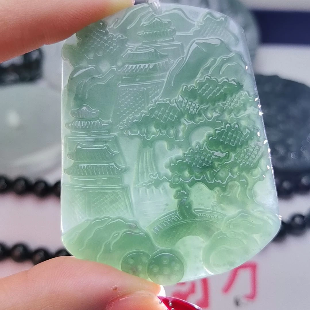 翡翠颈饰未镶嵌天然的A货翡翠多样性发货