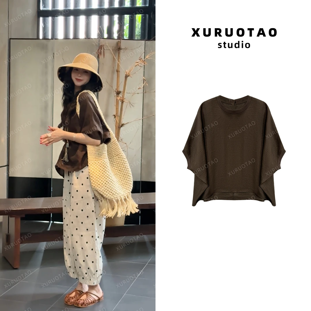 XURUOTAO 【布拉格之夏】100亚麻后背纽扣设计五分袖咖色上衣 T5288