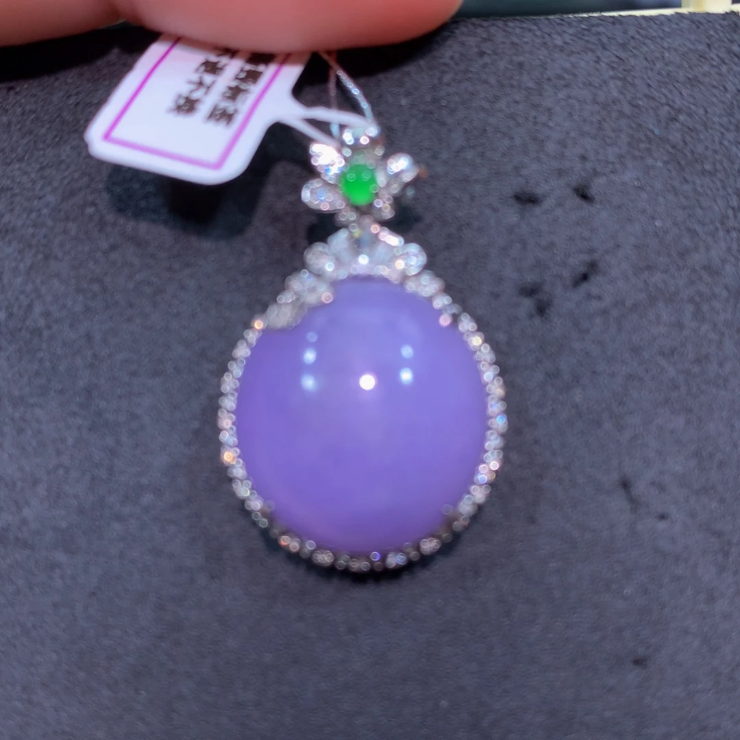 翡翠18K金镶嵌颈饰翡翠