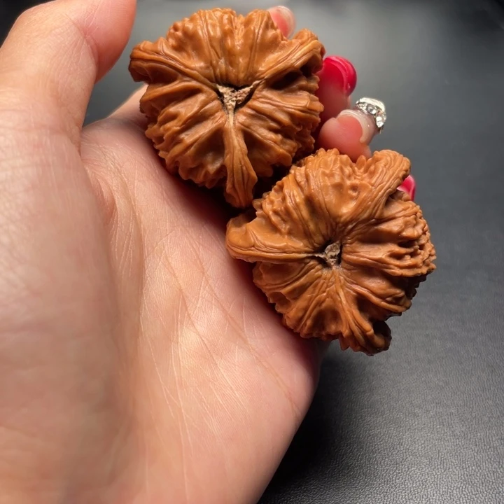 心***和吊坠文玩核桃白狮子