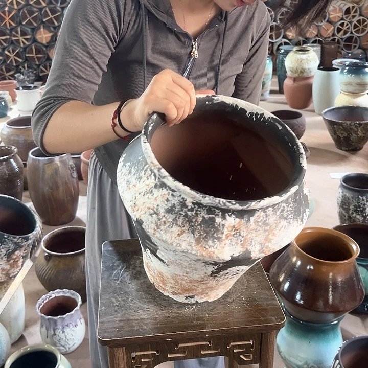 高度28厘米口23厘米