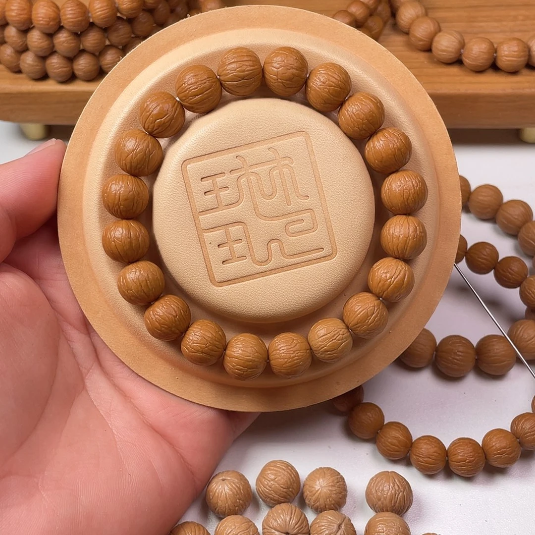 C***_吊坠猴头核桃聚宝盆