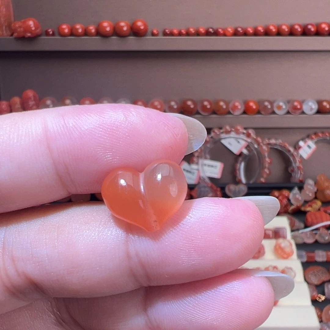 冬***雪未镶嵌川料南红玛瑙通孔屁桃