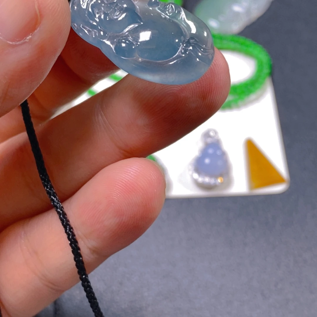 颈饰未镶嵌翡翠