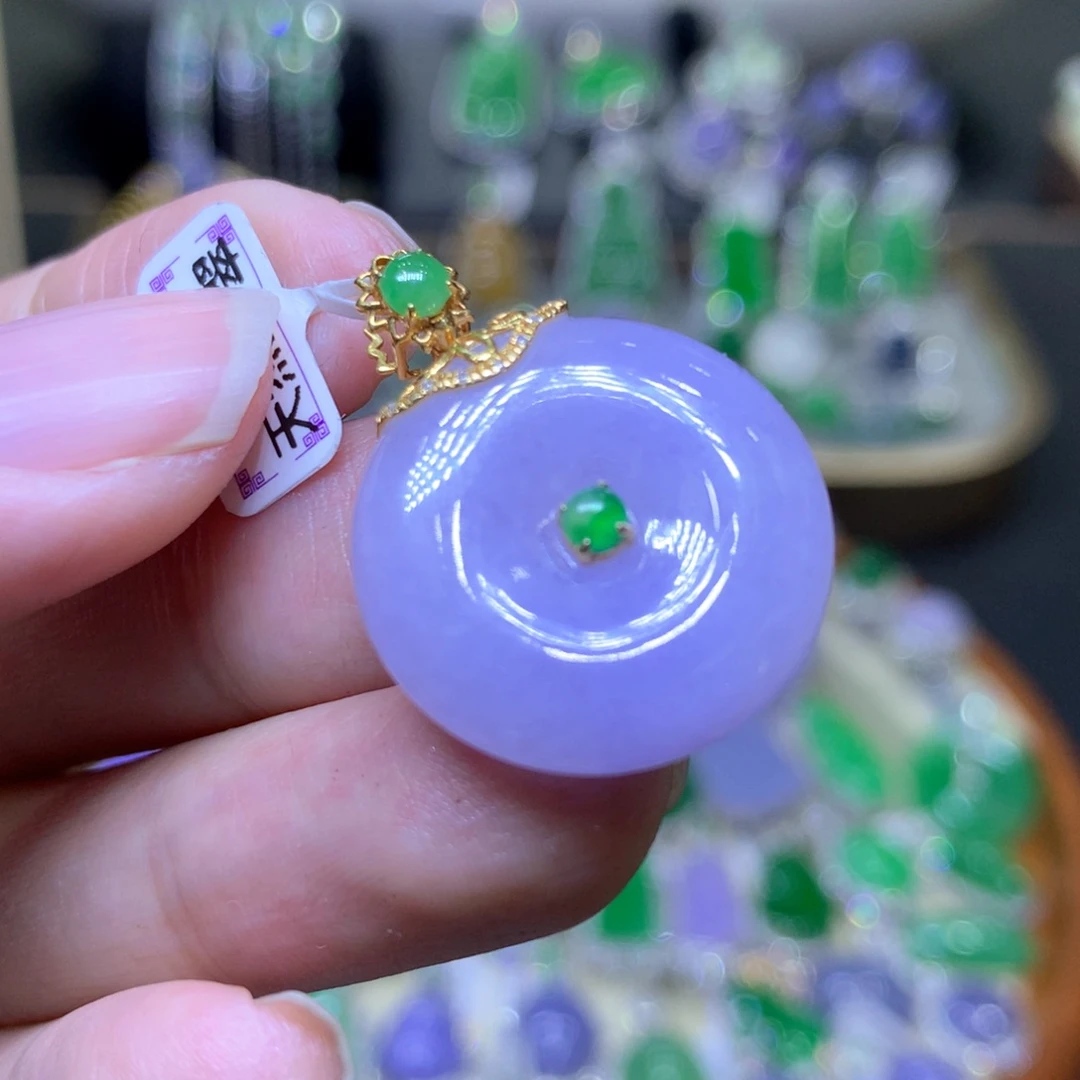 【闪购商品】翡翠颈饰18K金镶嵌翡翠吊坠项链