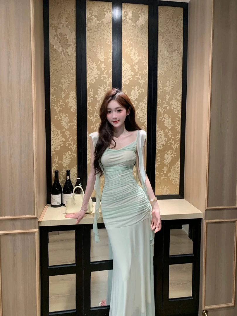 【人鱼缪斯】海边度假网纱方领连衣裙夏季新款气质褶皱显瘦包臀长裙