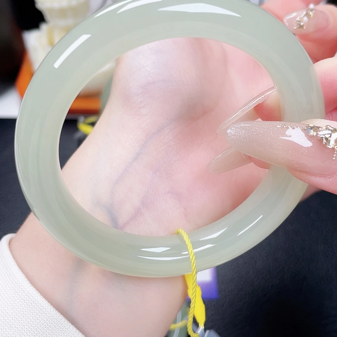 和田玉未镶嵌手镯60