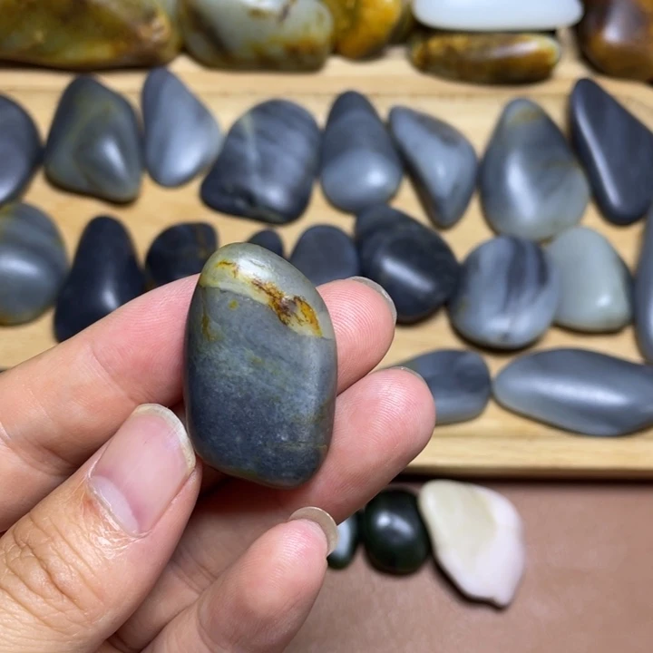 和田玉（糖玉）未镶嵌珠宝奇石