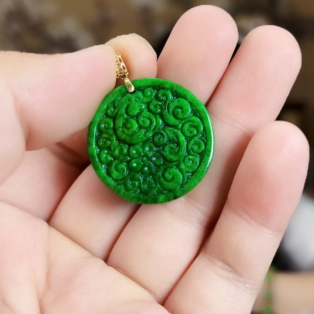 翡翠18K金镶嵌颈饰吊坠