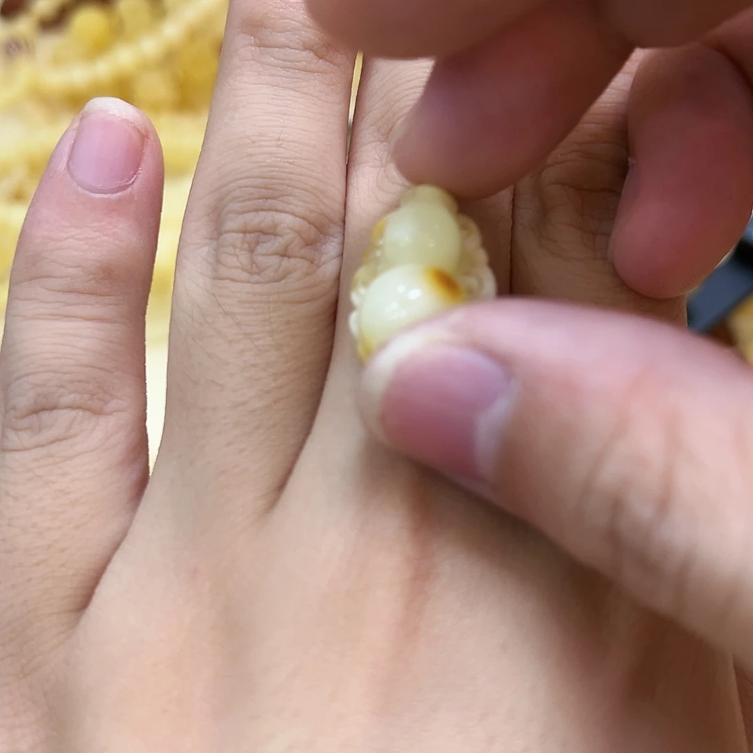 蜜蜡未镶嵌珠宝奇石