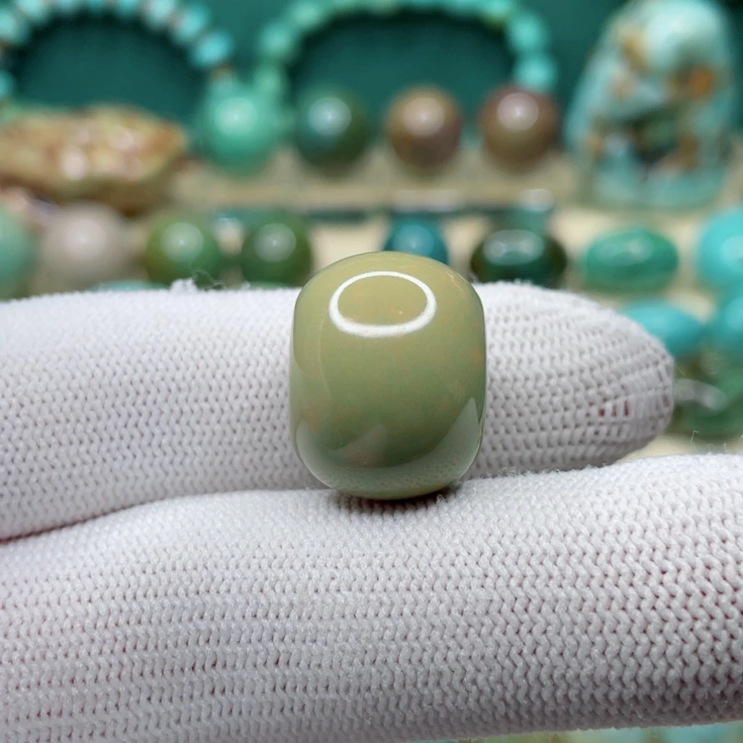 未镶嵌绿松石颈饰