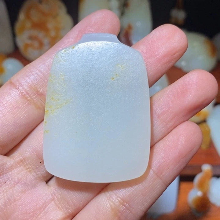浮***尘颈饰未镶嵌和田玉