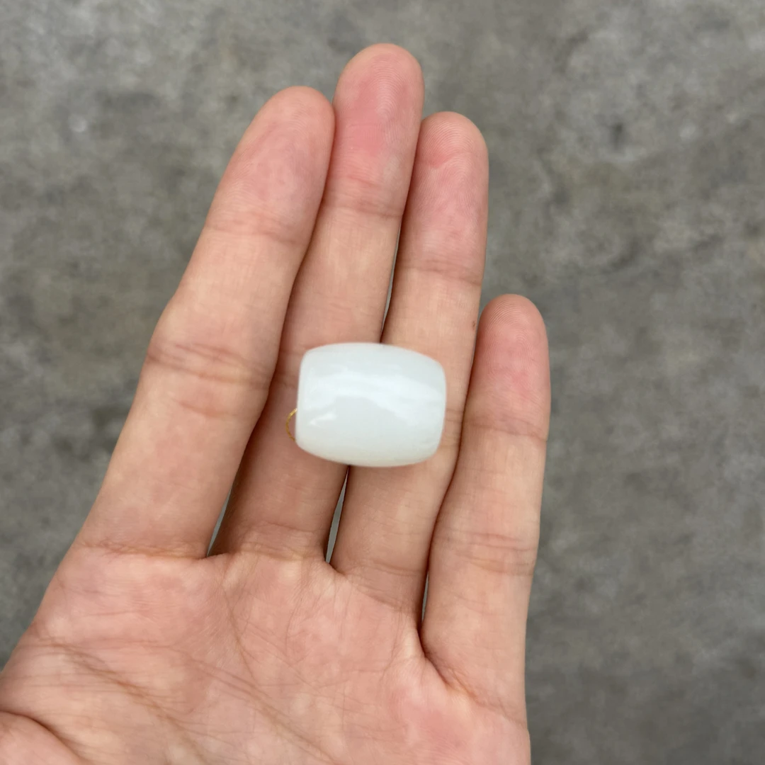 和田玉白玉桶珠吊坠