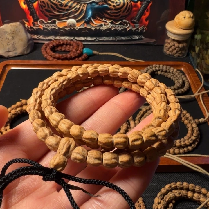 莱***糕吊坠柏香籽/百香籽