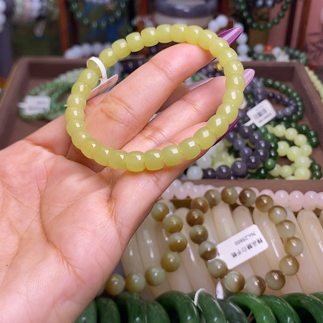 和田玉未镶嵌颈饰黄口鸡油黄老矿料约7mm手串