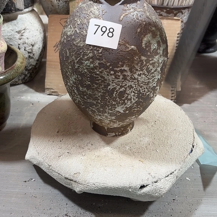 摆件陶高22，口6，，无孔、798瑕疵处理