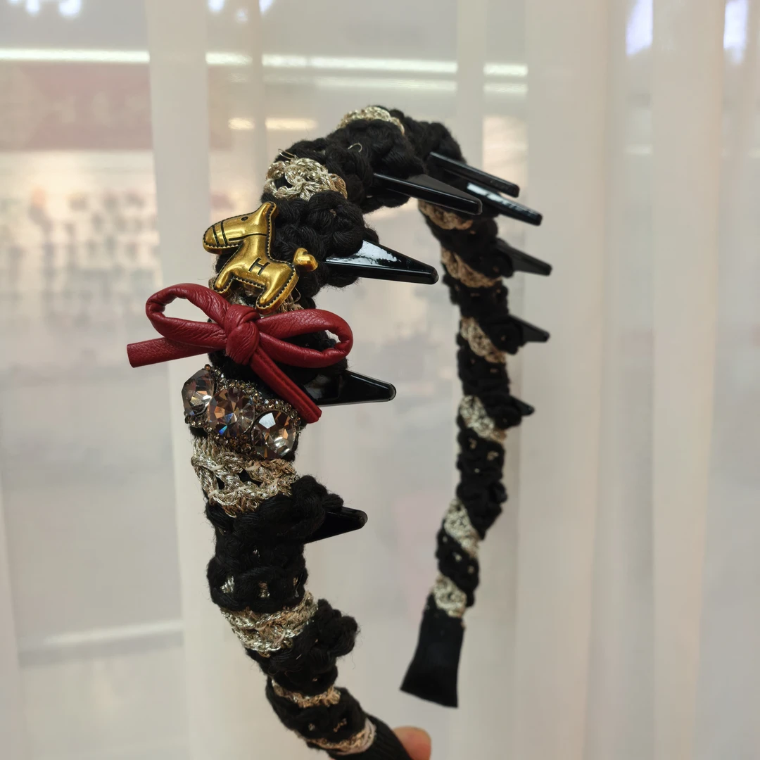 C125金色小马蝴蝶结闪闪波浪尺发箍