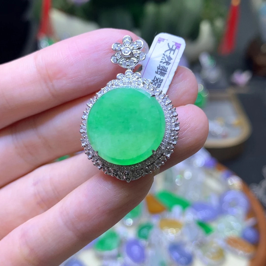 翡翠18K金镶嵌颈饰翡翠吊坠项链