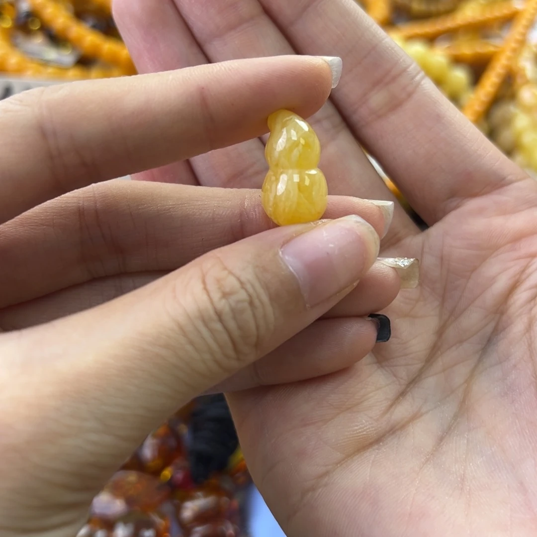 琥珀珠宝奇石未镶嵌