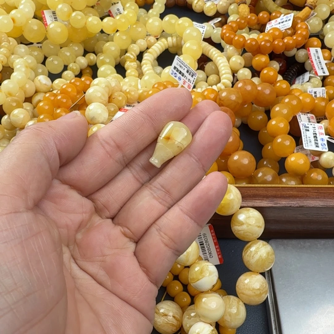 琥珀未镶嵌珠宝奇石