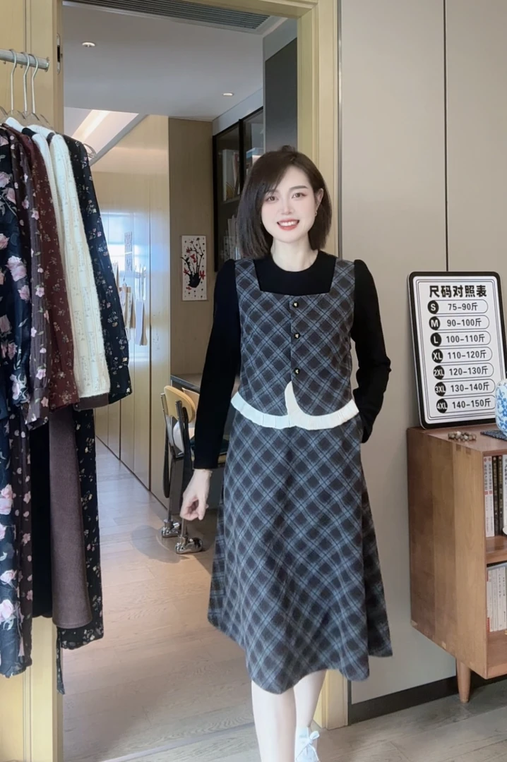 大H【玛格丽特】秋冬款时尚格子连衣裙洋气开衫马甲假两件拼接裙子