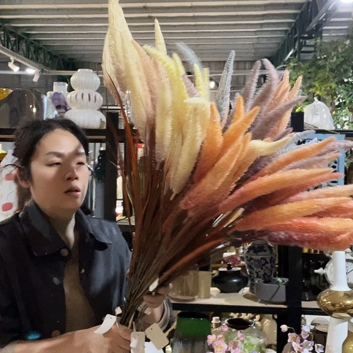 陶瓷花瓶，茶杯茶具。6