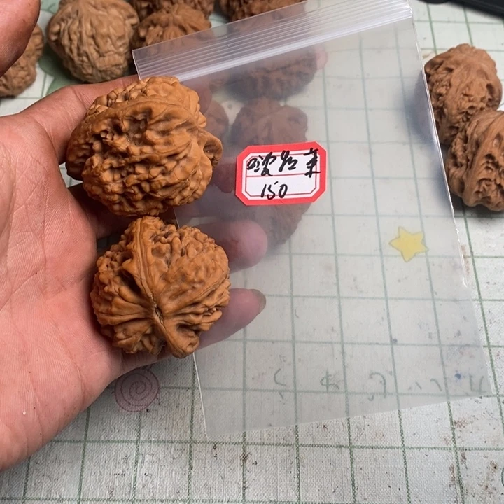 啵***。把件文玩核桃核桃