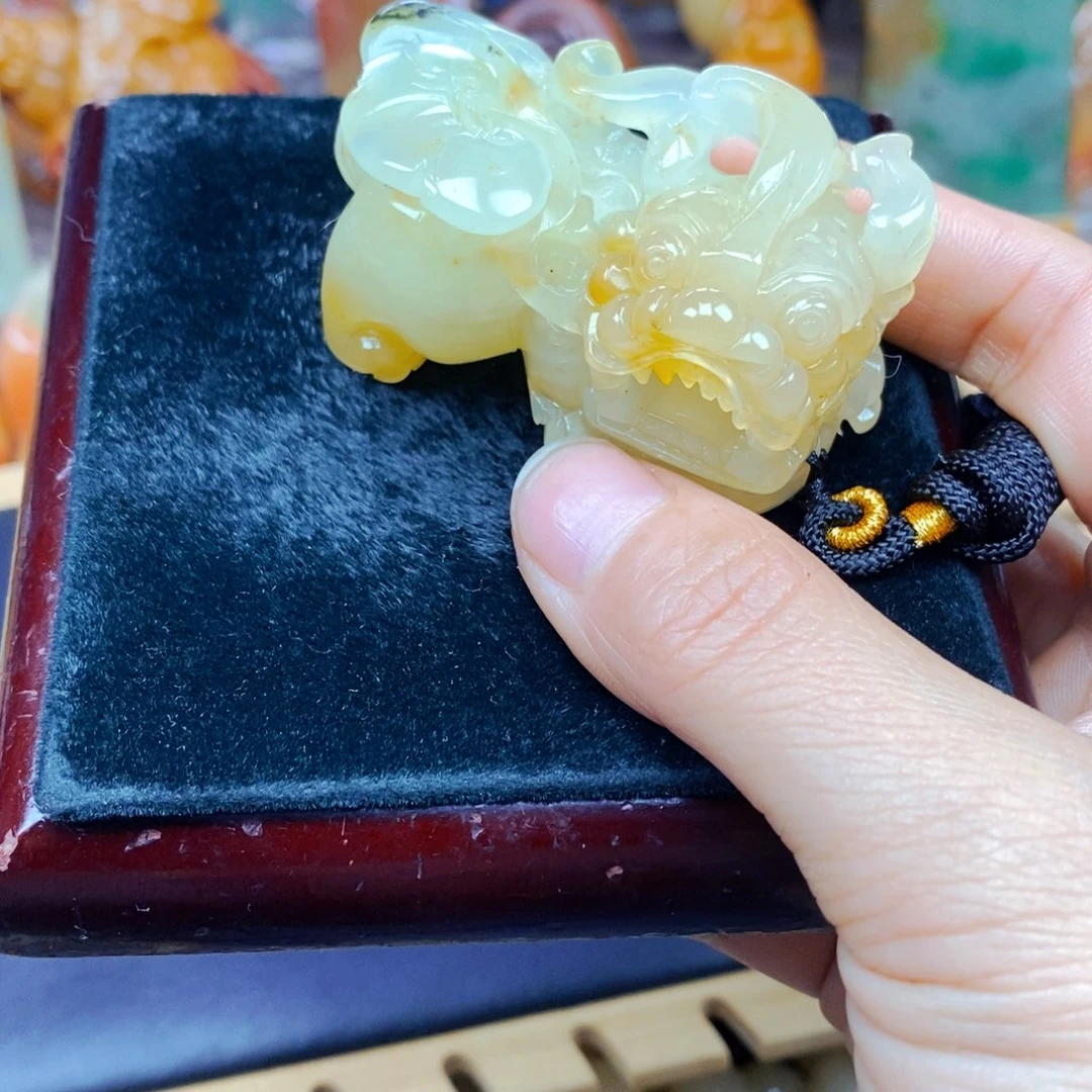 石英质玉（黄龙玉）未镶嵌吊坠(不含链)