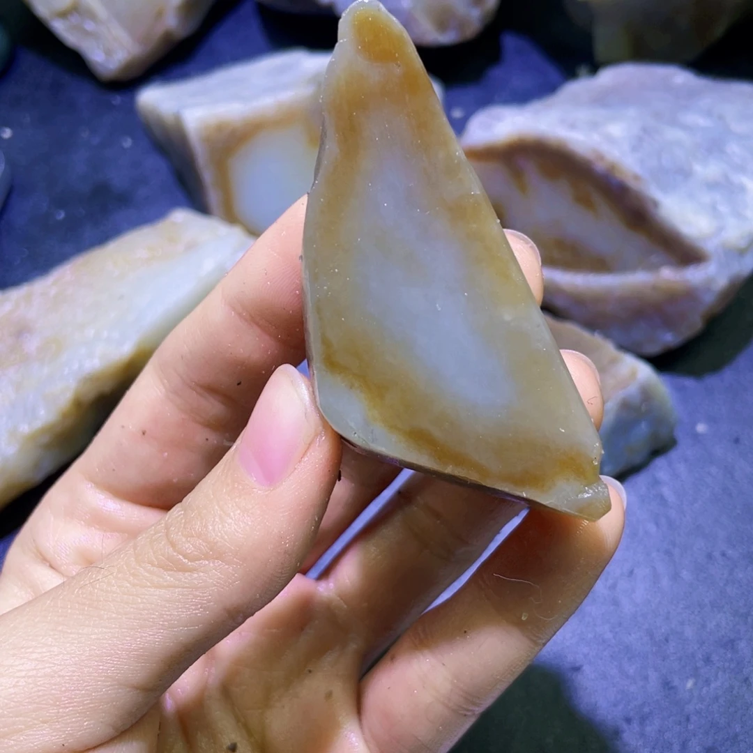 和田玉未镶嵌珠宝半成品