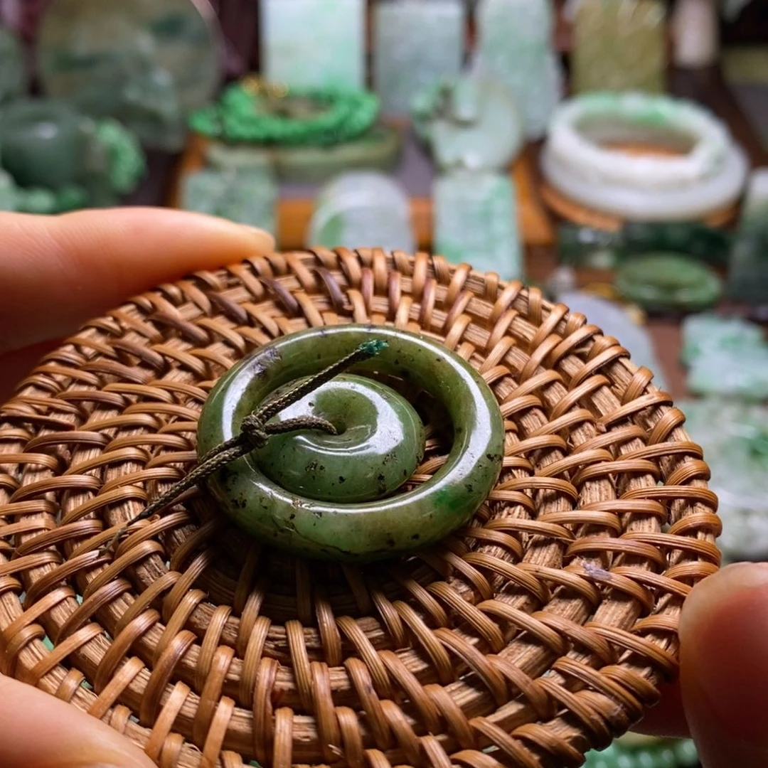 翡翠未镶嵌颈饰111111111111111